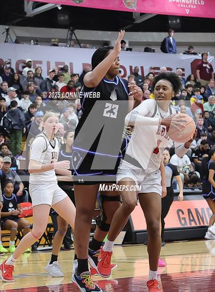Thumbnail 3 in IMG Academy vs. Long Island Lutheran (Army National Guard Hoophall Classic) photogallery.