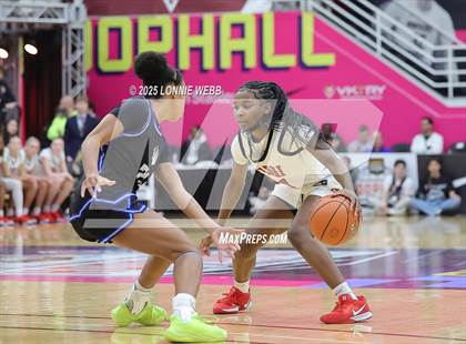 Thumbnail 1 in IMG Academy vs. Long Island Lutheran (Army National Guard Hoophall Classic) photogallery.