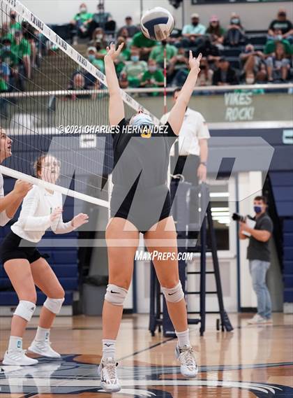 Thumbnail 1 in Brenham vs. Anderson (UIL 5A Area Playoff) photogallery.