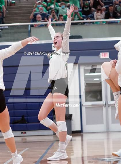 Thumbnail 2 in Brenham vs. Anderson (UIL 5A Area Playoff) photogallery.