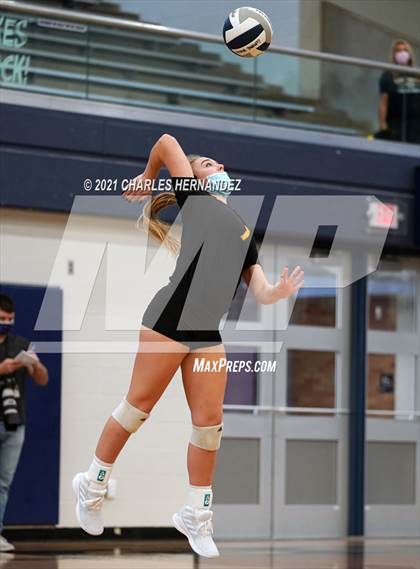 Thumbnail 3 in Brenham vs. Anderson (UIL 5A Area Playoff) photogallery.