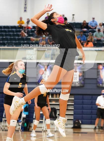 Thumbnail 3 in Brenham vs. Anderson (UIL 5A Area Playoff) photogallery.