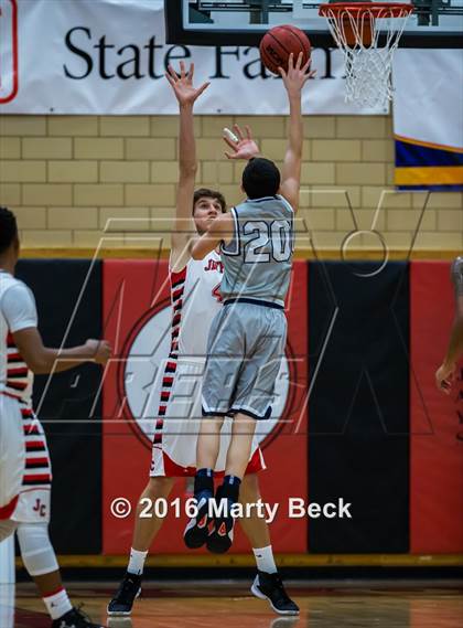Thumbnail 1 in Jefferson City vs Fairmont (Machens Great 8 Classic) photogallery.