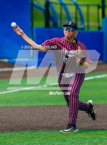 Thumbnail 2 in Golden vs. Cheyenne Mountain (CHSAA 4A Final Game 2) photogallery.