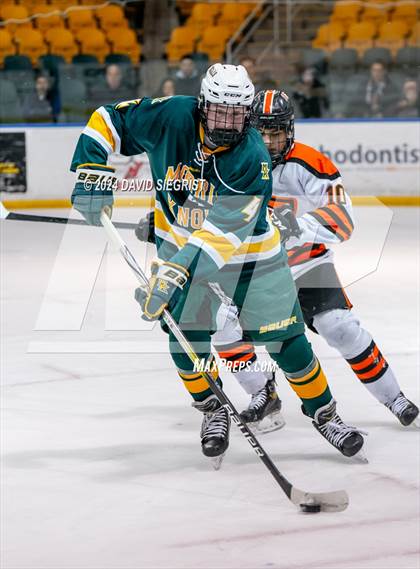 Thumbnail 2 in Morris Knolls vs. Tenafly photogallery.
