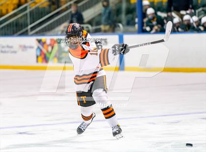 Thumbnail 2 in Morris Knolls vs. Tenafly photogallery.