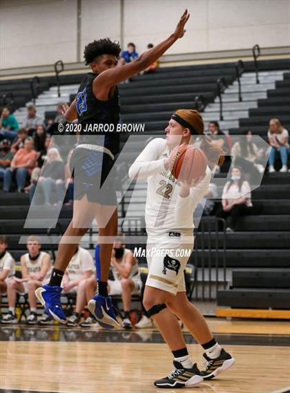 Thumbnail 3 in Hamshire-Fannett @ Vidor photogallery.