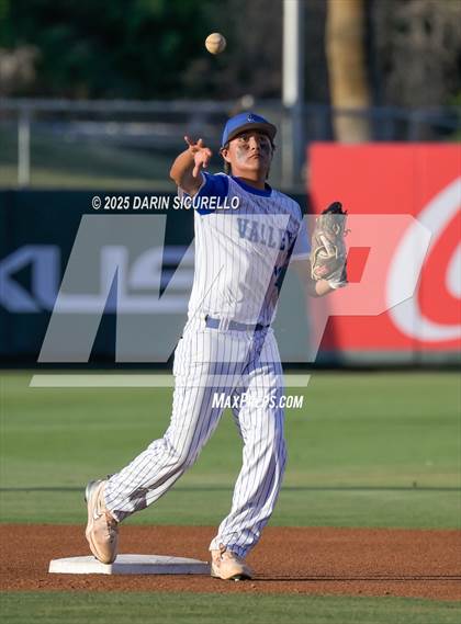 Thumbnail 3 in Valley Union vs Bagdad (AIA 1A Semifinal) photogallery.