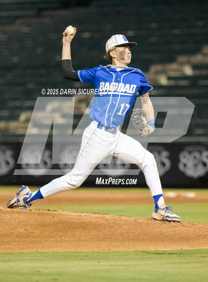 Thumbnail 1 in Valley Union vs Bagdad (AIA 1A Semifinal) photogallery.