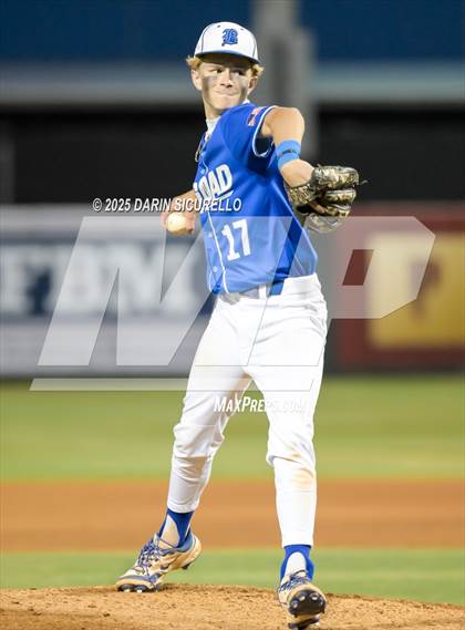 Thumbnail 3 in Valley Union vs Bagdad (AIA 1A Semifinal) photogallery.