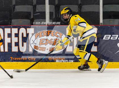 Thumbnail 1 in Hartland vs Clarkston (KV Thanksgiving Invite Championship) photogallery.