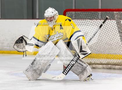Thumbnail 2 in Hartland vs Clarkston (KV Thanksgiving Invite Championship) photogallery.
