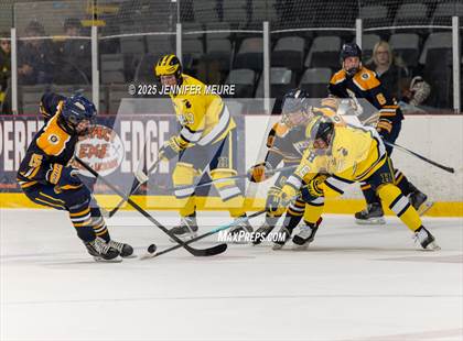 Thumbnail 3 in Hartland vs Clarkston (KV Thanksgiving Invite Championship) photogallery.