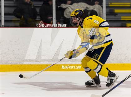 Thumbnail 3 in Hartland vs Clarkston (KV Thanksgiving Invite Championship) photogallery.