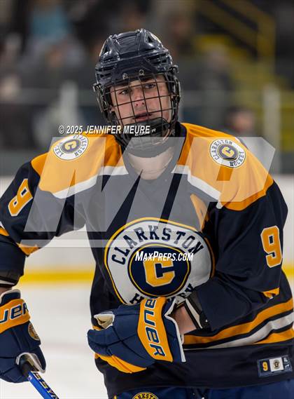 Thumbnail 2 in Hartland vs Clarkston (KV Thanksgiving Invite Championship) photogallery.