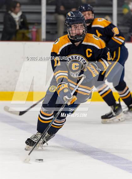 Thumbnail 2 in Hartland vs Clarkston (KV Thanksgiving Invite Championship) photogallery.