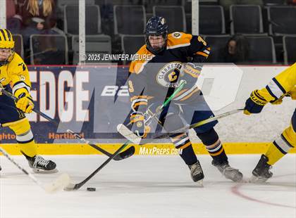 Thumbnail 1 in Hartland vs Clarkston (KV Thanksgiving Invite Championship) photogallery.
