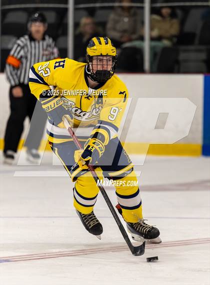 Thumbnail 2 in Hartland vs Clarkston (KV Thanksgiving Invite Championship) photogallery.