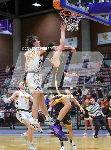 Thumbnail 3 in Union vs. Ogden (UHSAA 3A Quarterfinal) photogallery.