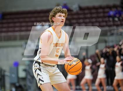 Thumbnail 3 in Union vs. Ogden (UHSAA 3A Quarterfinal) photogallery.