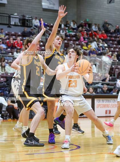 Thumbnail 2 in Union vs. Ogden (UHSAA 3A Quarterfinal) photogallery.