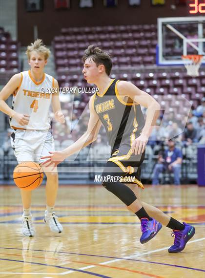 Thumbnail 3 in Union vs. Ogden (UHSAA 3A Quarterfinal) photogallery.