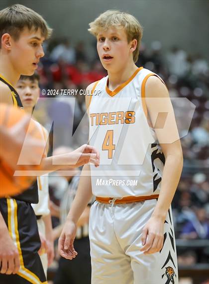 Thumbnail 3 in Union vs. Ogden (UHSAA 3A Quarterfinal) photogallery.