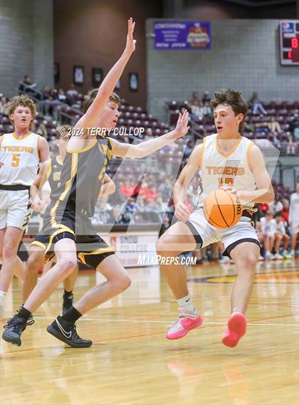 Thumbnail 2 in Union vs. Ogden (UHSAA 3A Quarterfinal) photogallery.