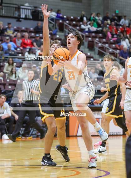 Thumbnail 3 in Union vs. Ogden (UHSAA 3A Quarterfinal) photogallery.