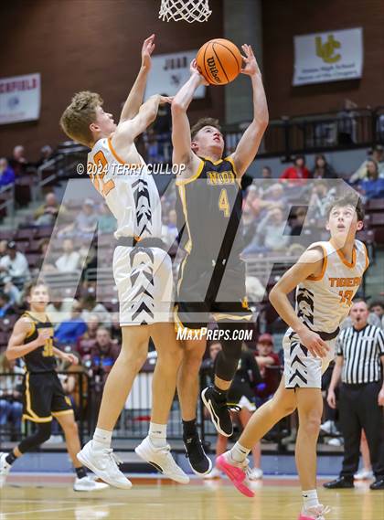 Thumbnail 1 in Union vs. Ogden (UHSAA 3A Quarterfinal) photogallery.