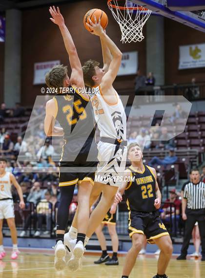 Thumbnail 3 in Union vs. Ogden (UHSAA 3A Quarterfinal) photogallery.
