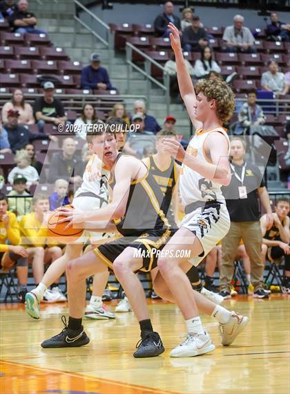 Thumbnail 3 in Union vs. Ogden (UHSAA 3A Quarterfinal) photogallery.