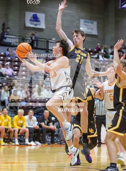 Thumbnail 3 in Union vs. Ogden (UHSAA 3A Quarterfinal) photogallery.
