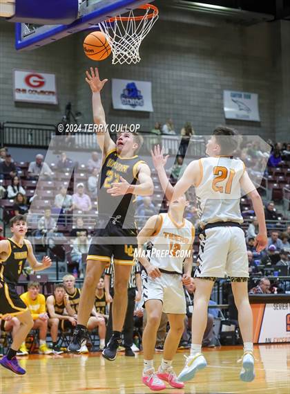 Thumbnail 2 in Union vs. Ogden (UHSAA 3A Quarterfinal) photogallery.