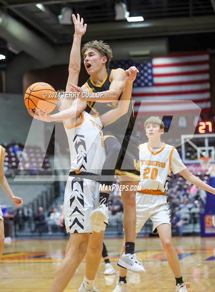 Thumbnail 3 in Union vs. Ogden (UHSAA 3A Quarterfinal) photogallery.