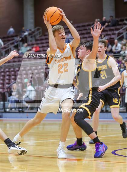 Thumbnail 2 in Union vs. Ogden (UHSAA 3A Quarterfinal) photogallery.