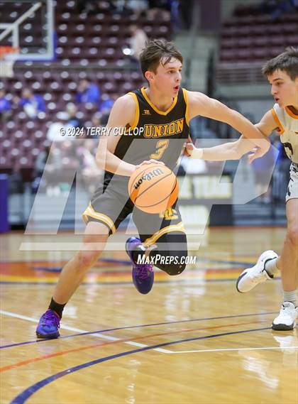 Thumbnail 2 in Union vs. Ogden (UHSAA 3A Quarterfinal) photogallery.