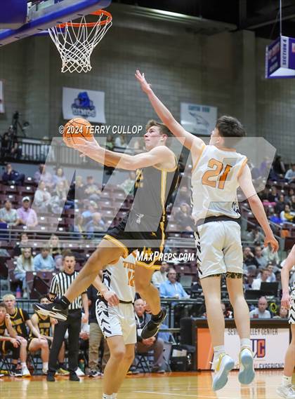 Thumbnail 3 in Union vs. Ogden (UHSAA 3A Quarterfinal) photogallery.