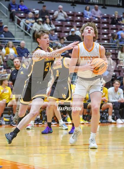 Thumbnail 3 in Union vs. Ogden (UHSAA 3A Quarterfinal) photogallery.
