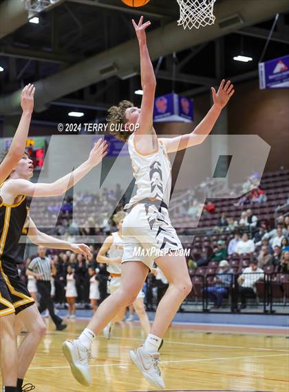 Thumbnail 2 in Union vs. Ogden (UHSAA 3A Quarterfinal) photogallery.