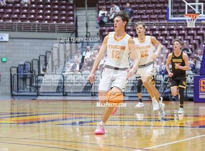 Thumbnail 2 in Union vs. Ogden (UHSAA 3A Quarterfinal) photogallery.