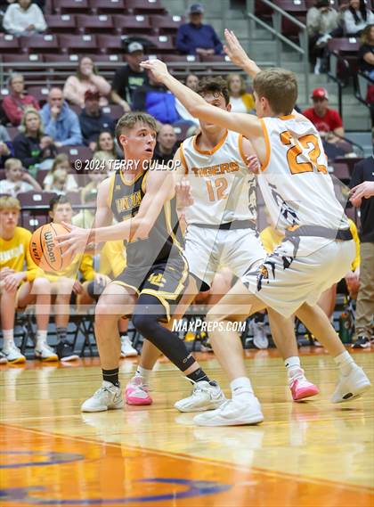 Thumbnail 3 in Union vs. Ogden (UHSAA 3A Quarterfinal) photogallery.
