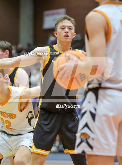 Thumbnail 3 in Union vs. Ogden (UHSAA 3A Quarterfinal) photogallery.