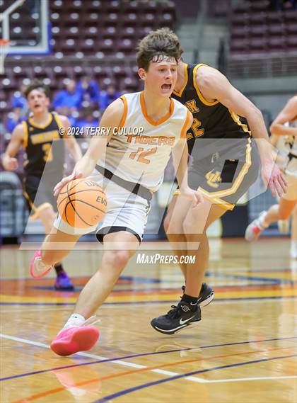 Thumbnail 3 in Union vs. Ogden (UHSAA 3A Quarterfinal) photogallery.