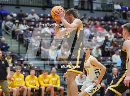 Thumbnail 3 in Union vs. Ogden (UHSAA 3A Quarterfinal) photogallery.