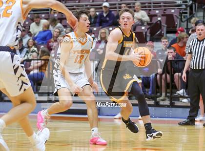 Thumbnail 3 in Union vs. Ogden (UHSAA 3A Quarterfinal) photogallery.