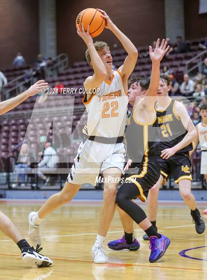 Thumbnail 3 in Union vs. Ogden (UHSAA 3A Quarterfinal) photogallery.