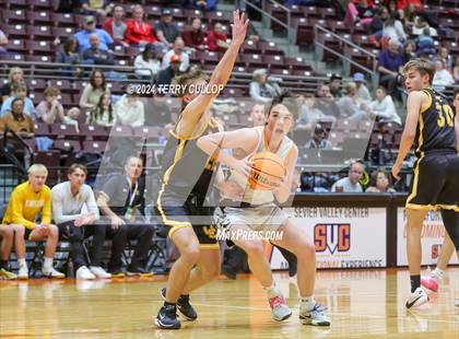 Thumbnail 3 in Union vs. Ogden (UHSAA 3A Quarterfinal) photogallery.
