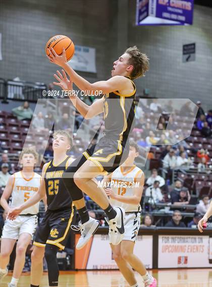 Thumbnail 1 in Union vs. Ogden (UHSAA 3A Quarterfinal) photogallery.
