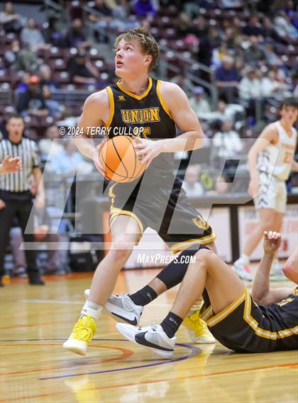 Thumbnail 1 in Union vs. Ogden (UHSAA 3A Quarterfinal) photogallery.
